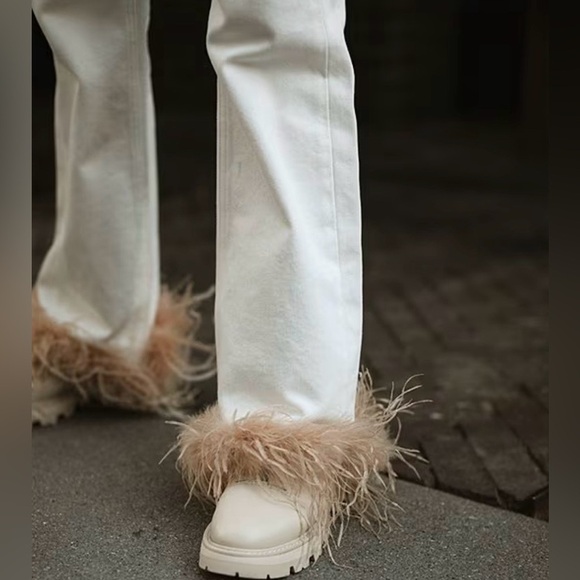 Gianni Bini Denim Straight Leg Egyptian Feather Detail Jeans White/Tan Feather - Picture 5 of 8